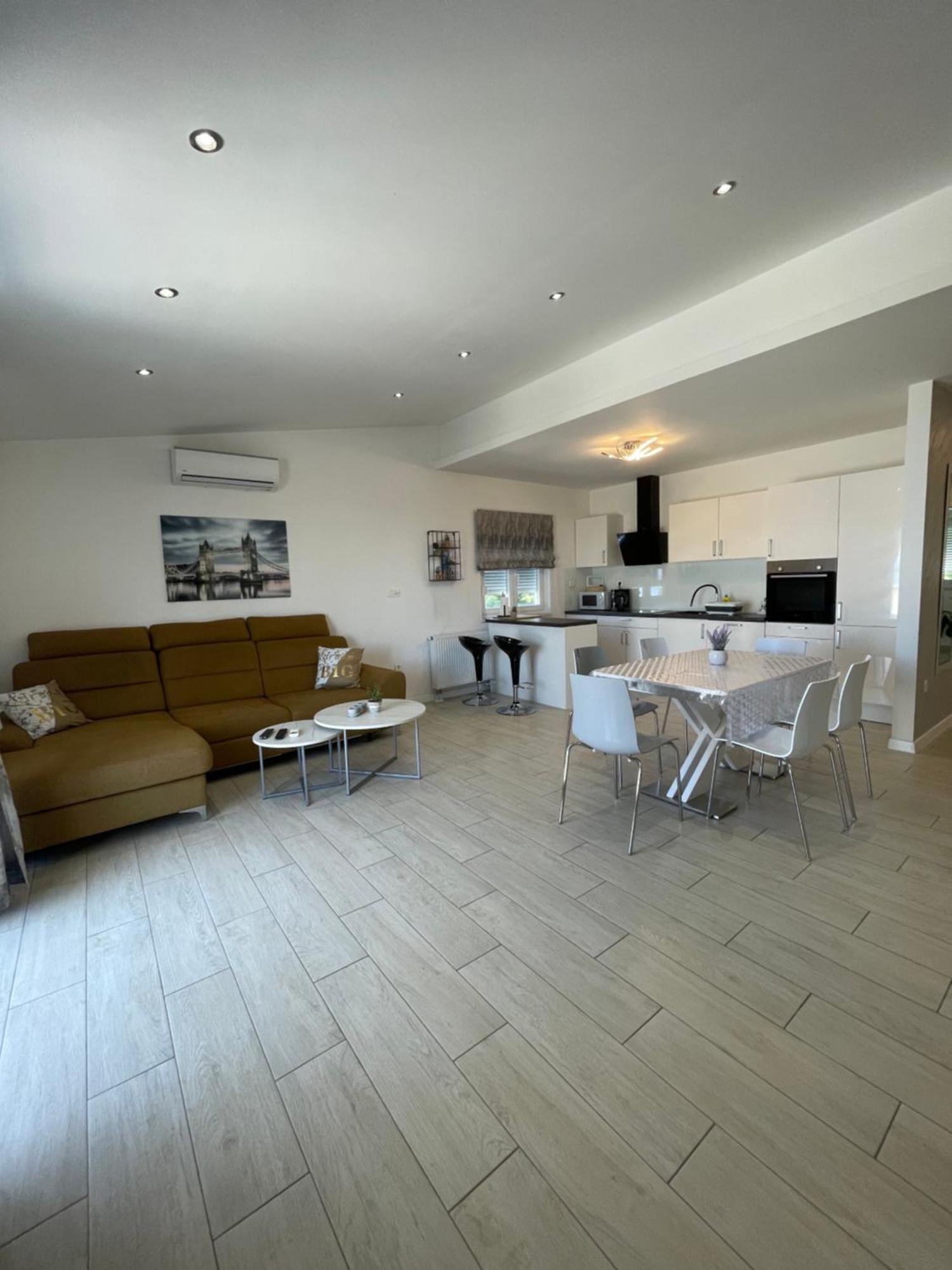 Apartman Mili บาชกาโวดา ภายนอก รูปภาพ